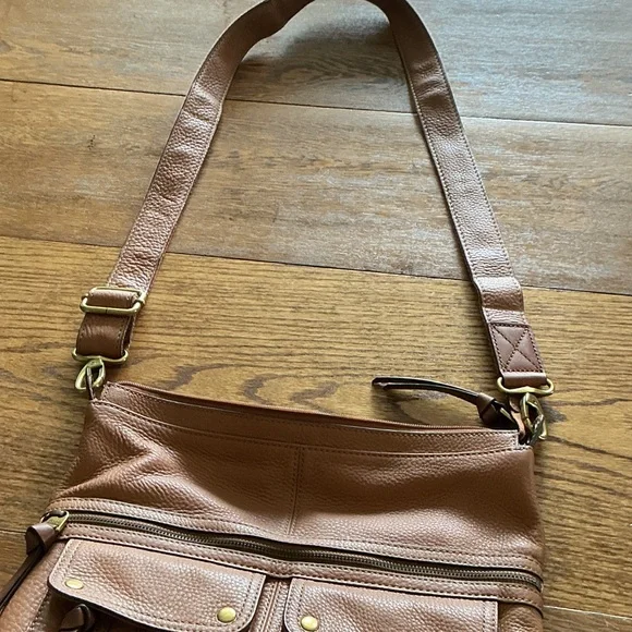 Fossil Brown Leather Crossbody Bag with Gold-Tone Hardware - Picture 7 of 10